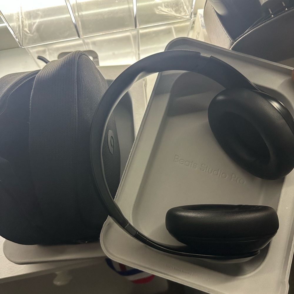 Beats by Dre Black Over-Ear Headphones